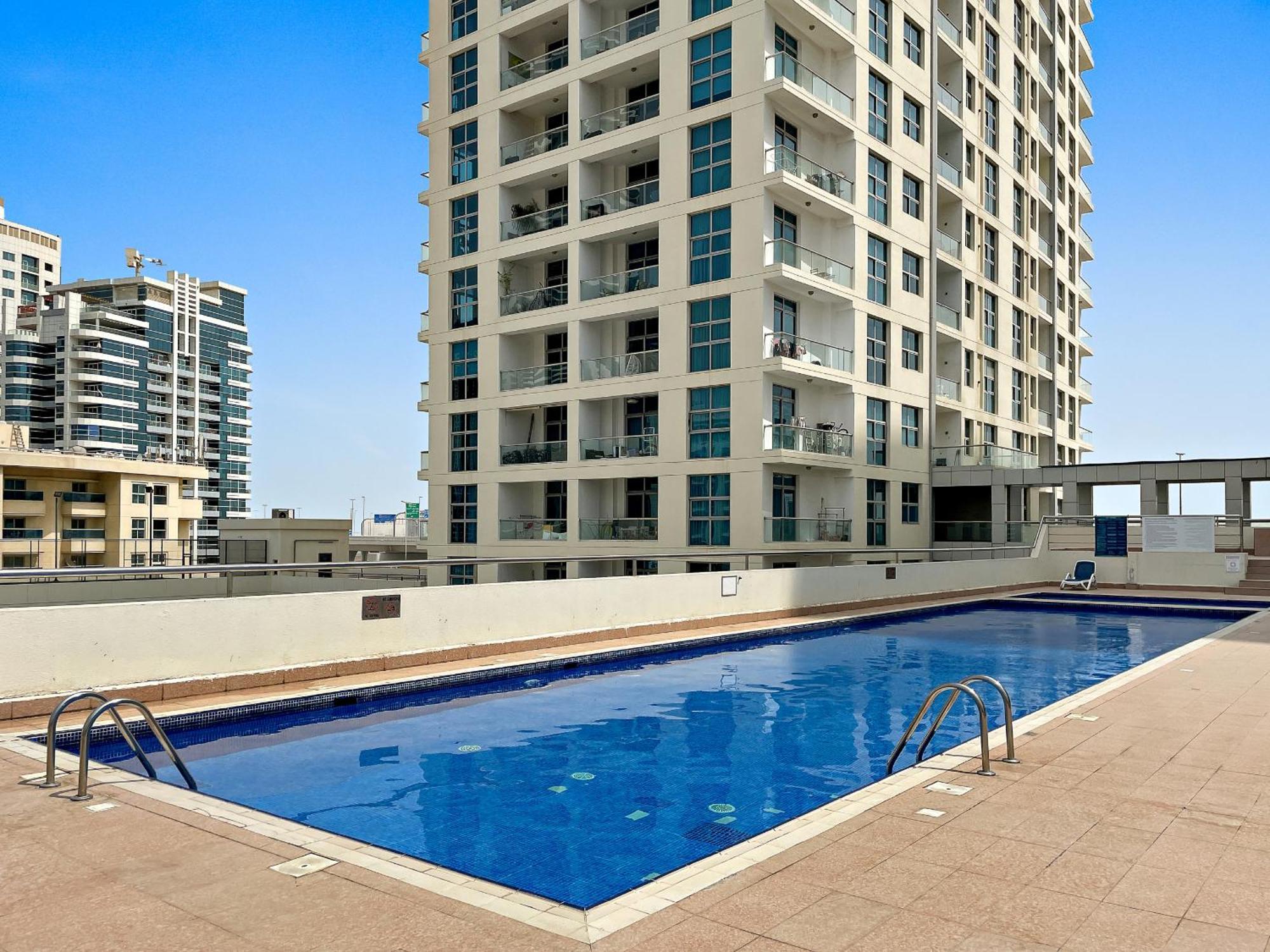Vayk - Fully Renovated 1br In Marina Dubai