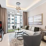 Vayk - Fully Renovated 1Br In Dubai Marina