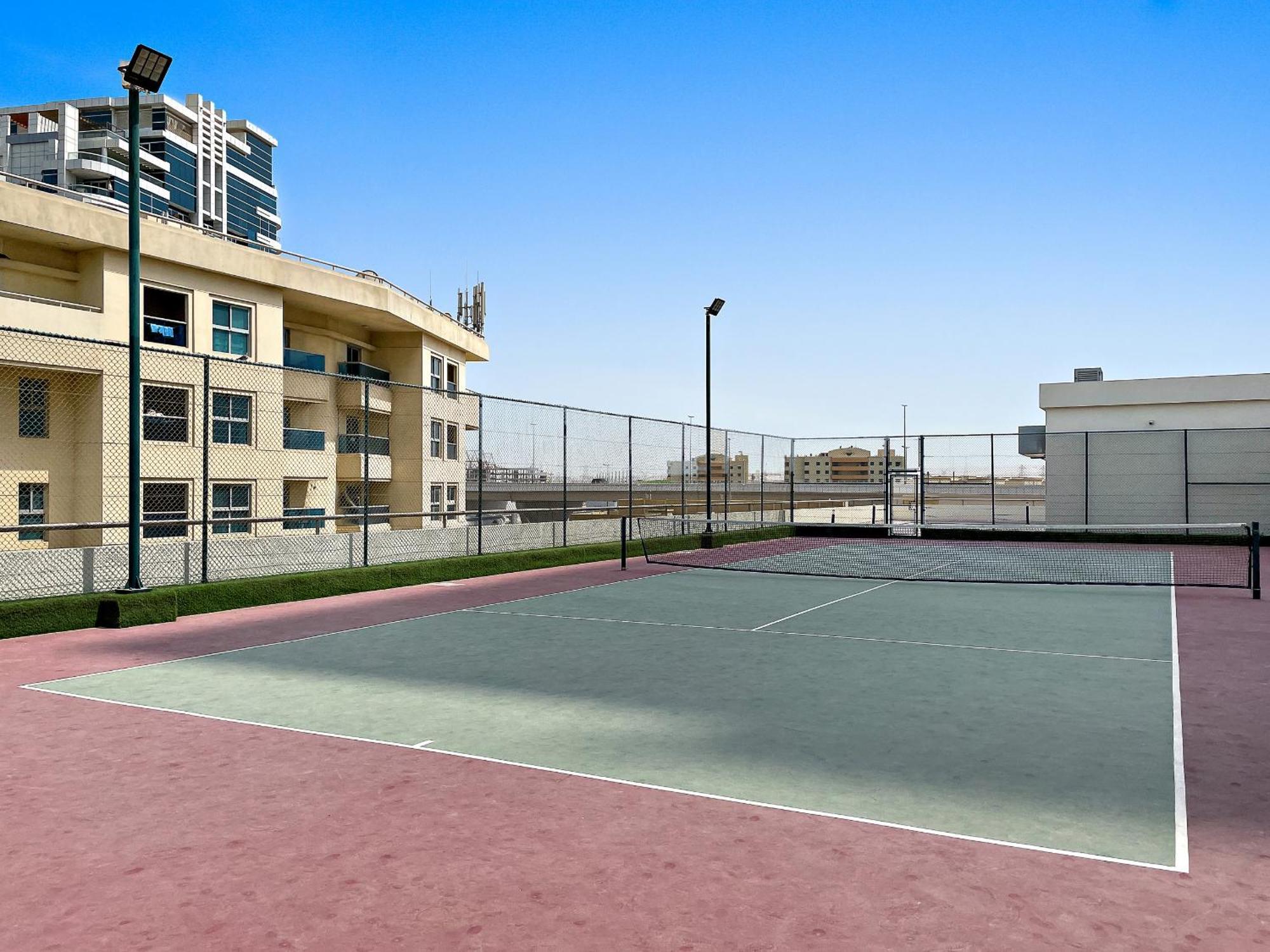 Vayk - Fully Renovated 1br In Marina