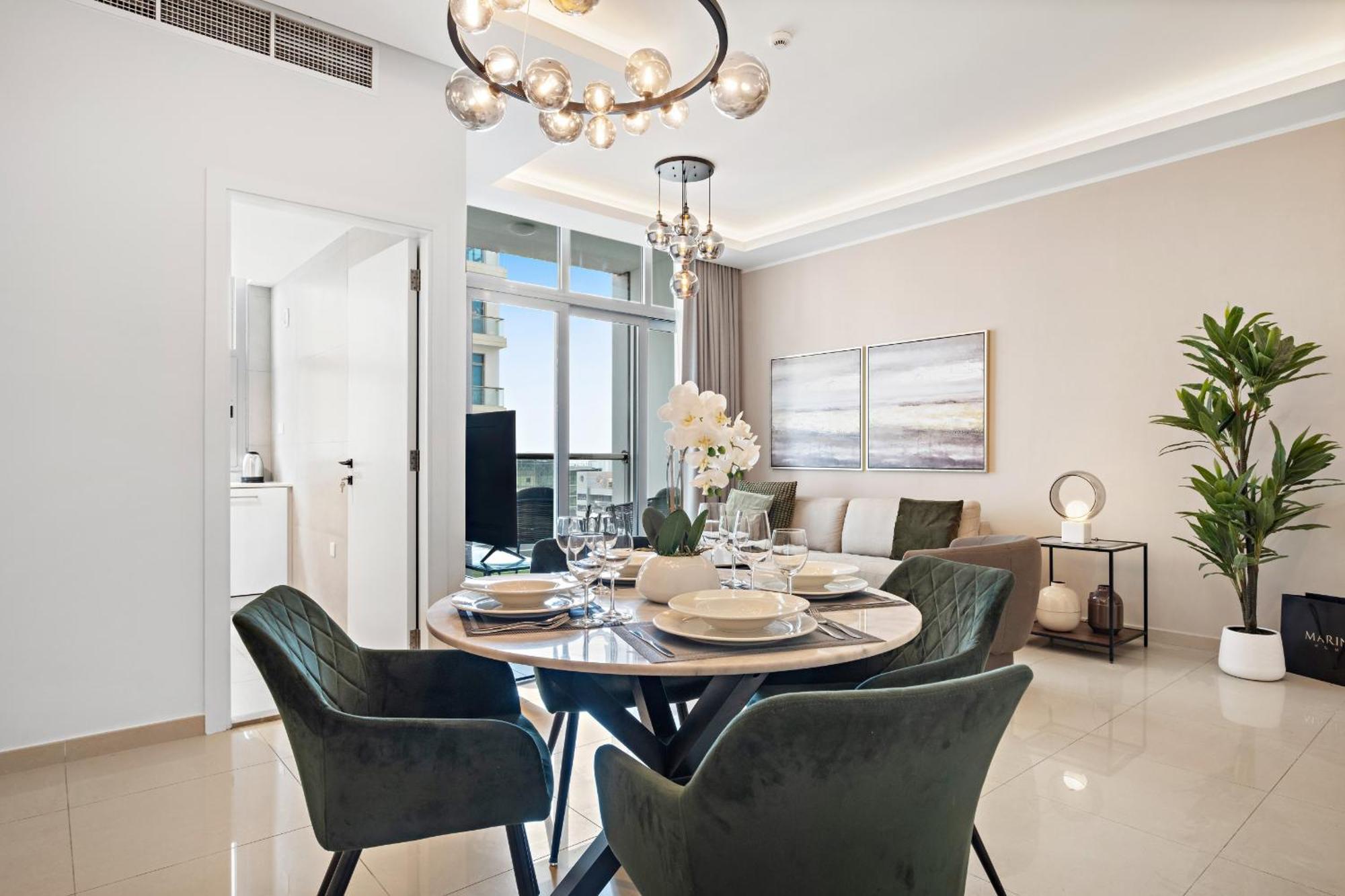 Vayk - Fully Renovated 1br In Marina * Dubai